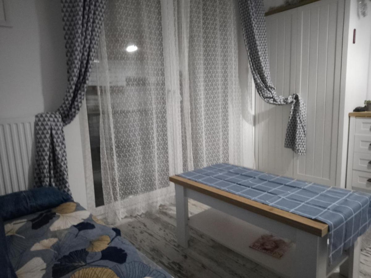 Dreapart بروشت غداينسكي المظهر الخارجي الصورة